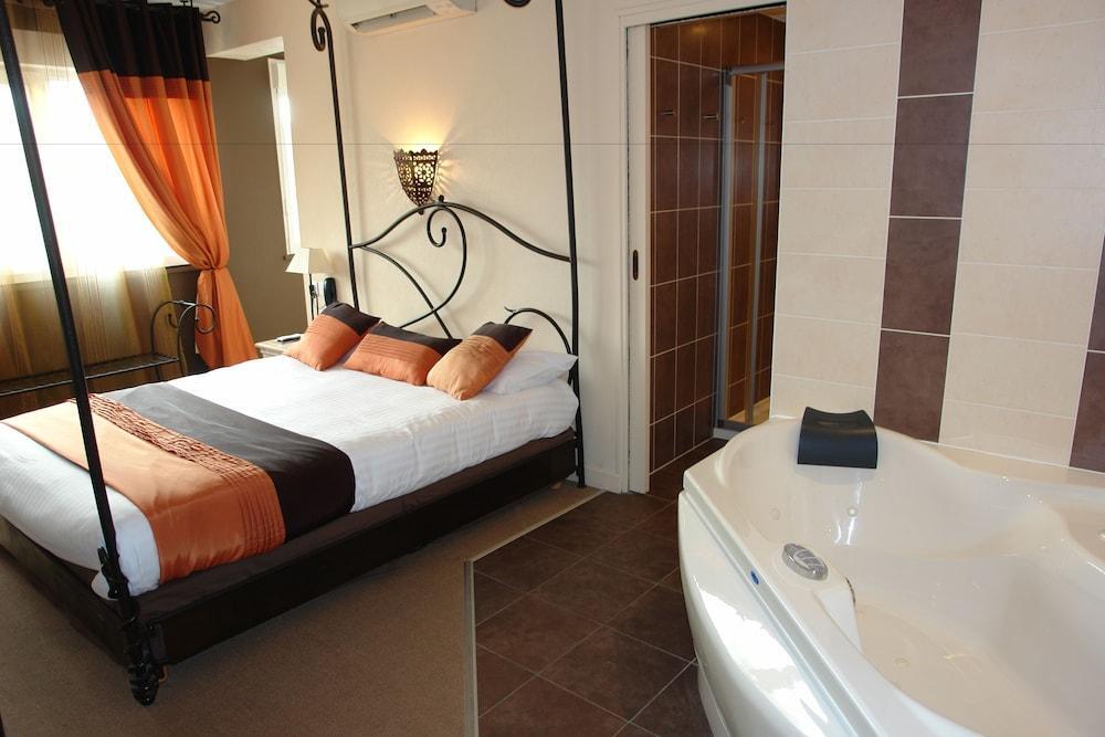 Bhoma Bourges - Hotel & Restaurant Exterior photo